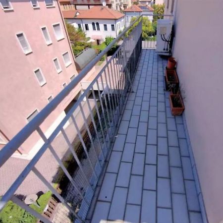 简约单人房间simple Single Room Местре Екстериор снимка