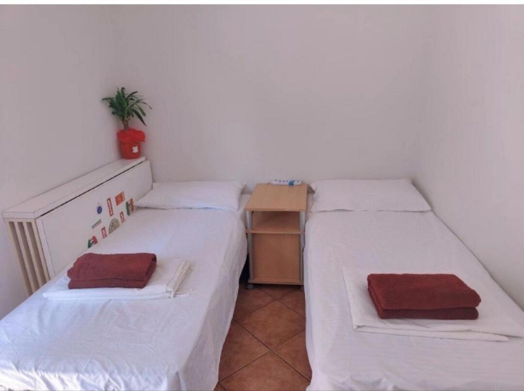 简约单人房间simple Single Room Местре Екстериор снимка