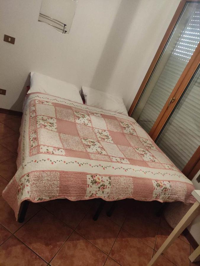简约单人房间simple Single Room Местре Екстериор снимка
